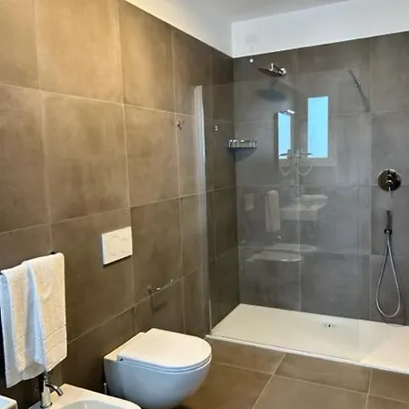 Luciana Hotel 3*