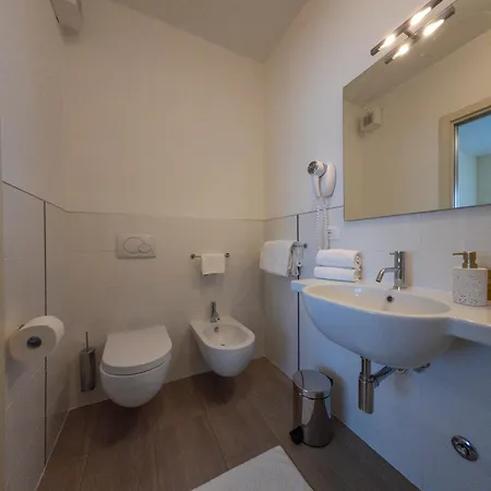Luciana Hotel 5*