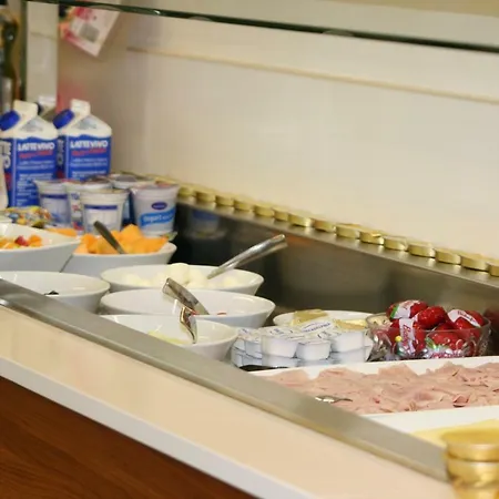 Luciana Отель Бибионе